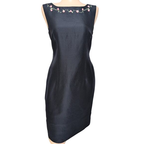 Silk Embroidered Sheath Dress 10 Old Money Preppy Classic Minimalist Rosette - Picture 1 of 5